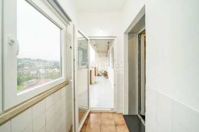 Apartamento T4 para Venda em Povoa de Lanhoso (N. Senhora do Amparo)