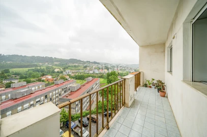 Apartamento T4 para Venda em Povoa de Lanhoso (N. Senhora do Amparo)
