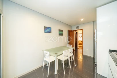 Apartamento T4 para Venda em Povoa de Lanhoso (N. Senhora do Amparo)