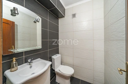 Apartamento T4 para Venda em Povoa de Lanhoso (N. Senhora do Amparo)