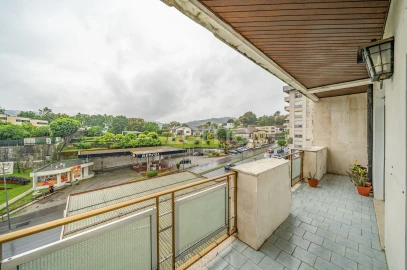 Apartamento T4 para Venda em Povoa de Lanhoso (N. Senhora do Amparo)