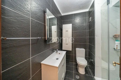 Apartamento T4 para Venda em Povoa de Lanhoso (N. Senhora do Amparo)