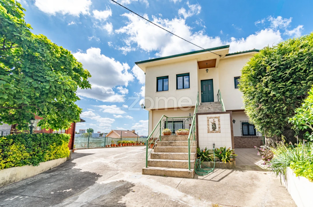 Moradia T5 para Venda em Gondomar (São Cosme), Valbom e Jovim Foto 5