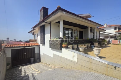 Moradia T3 para Venda em Santa Maria da Feira, Travanca, Sanfins e Espargo
