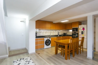 Moradia T3 para Venda em Santa Maria da Feira, Travanca, Sanfins e Espargo
