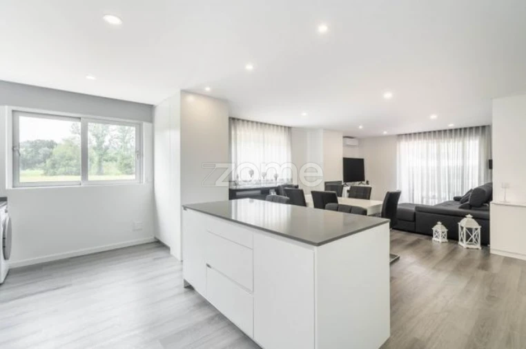 Apartamento T3 para Venda em Vila Verde e Barbudo Foto 6