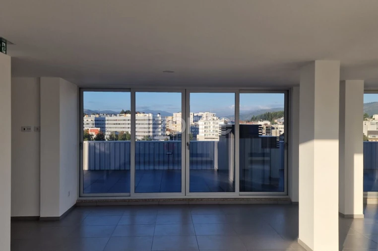 Apartamento T3 para Venda em Vila Verde e Barbudo Foto 24