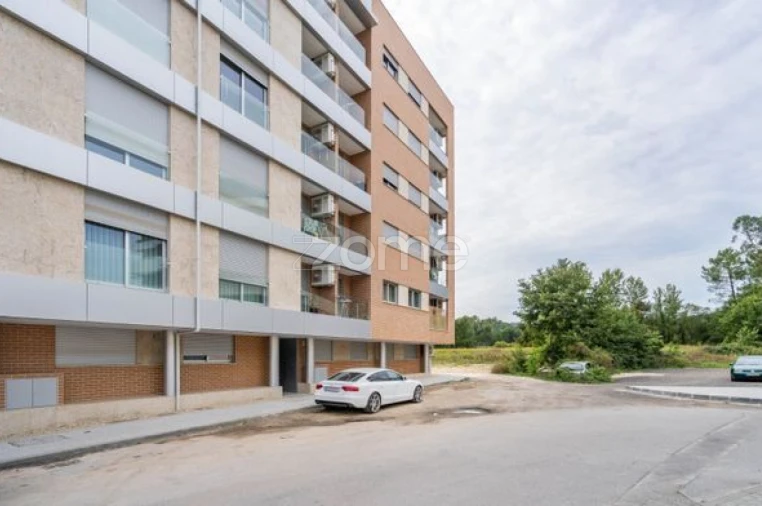 Apartamento T3 para Venda em Vila Verde e Barbudo Foto 2