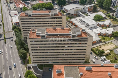 Apartamento T4 para Venda em São Vitor (Braga)