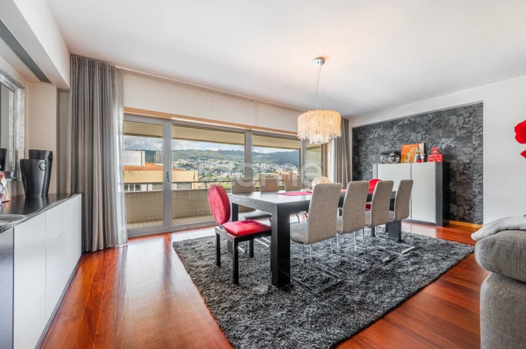 Apartamento T4 para Venda em São Vitor (Braga)