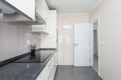 Apartamento T2 para Venda em Águas Livres