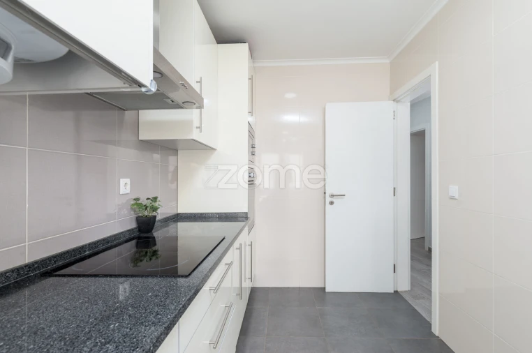 Apartamento T2 para Venda em Águas Livres Foto 13