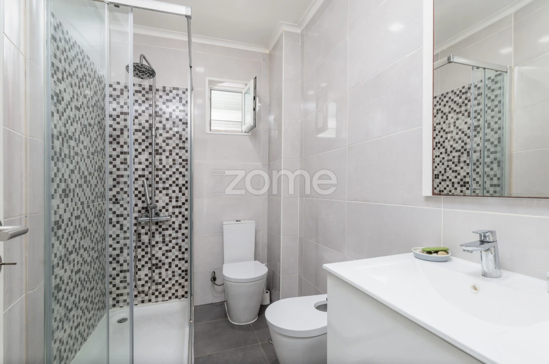 Apartamento T2 para Venda em Águas Livres Foto 9