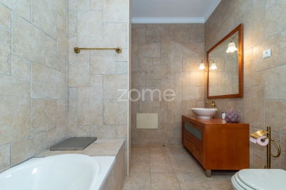 Moradia T5 para Venda em Cernache