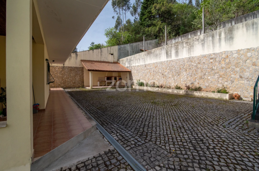 Moradia T5 para Venda em Cernache Foto 19
