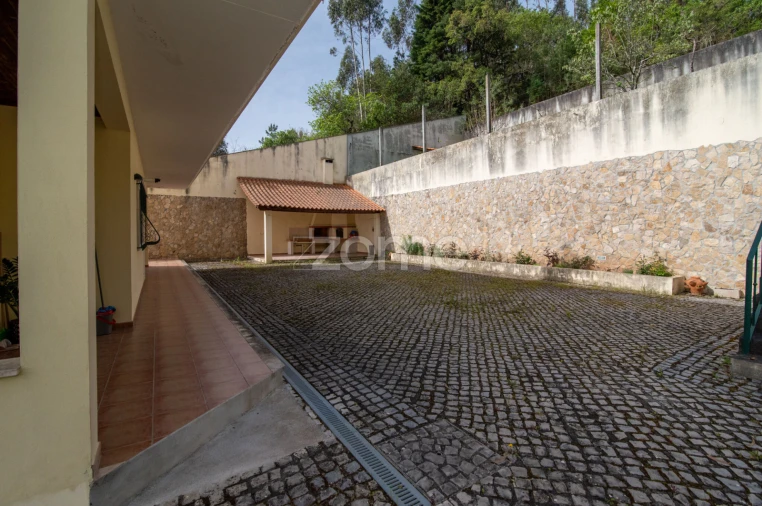 Moradia T5 para Venda em Cernache Foto 19
