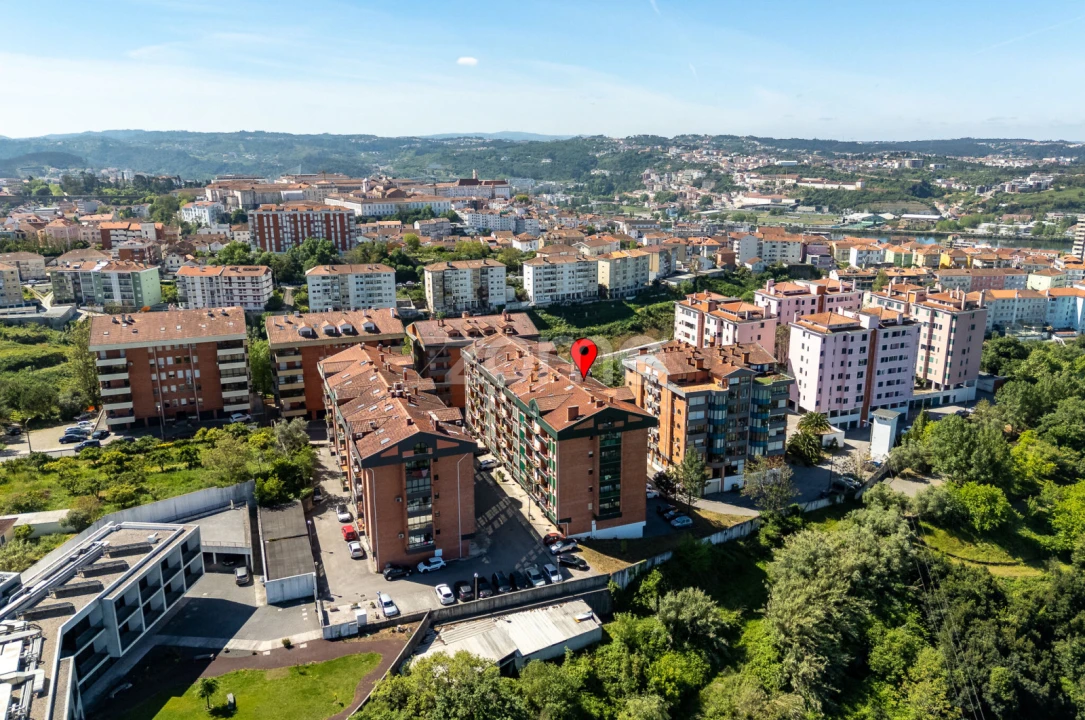 Apartamento T3 para Venda em Santo Antonio dos Olivais Foto 38