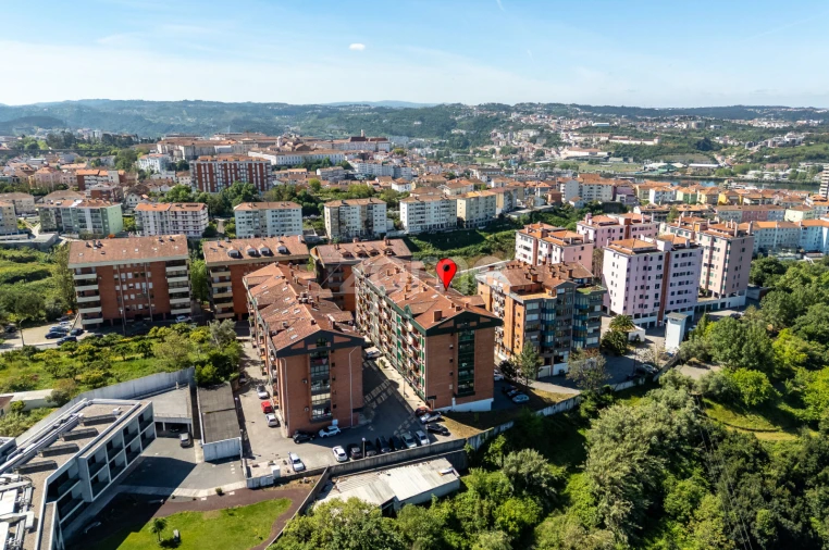 Apartamento T3 para Venda em Santo Antonio dos Olivais Foto 38