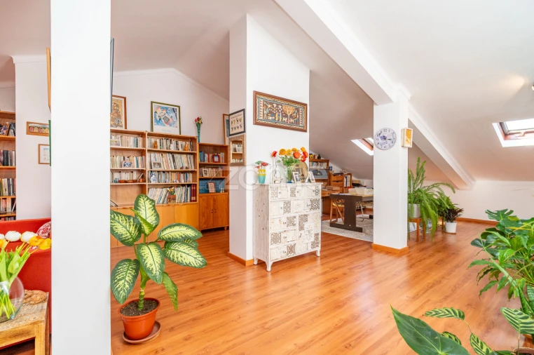 Apartamento T3 para Venda em Santo Antonio dos Olivais Foto 9