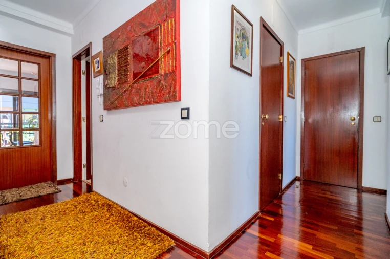 Apartamento T3 para Venda em Santo Antonio dos Olivais Foto 16