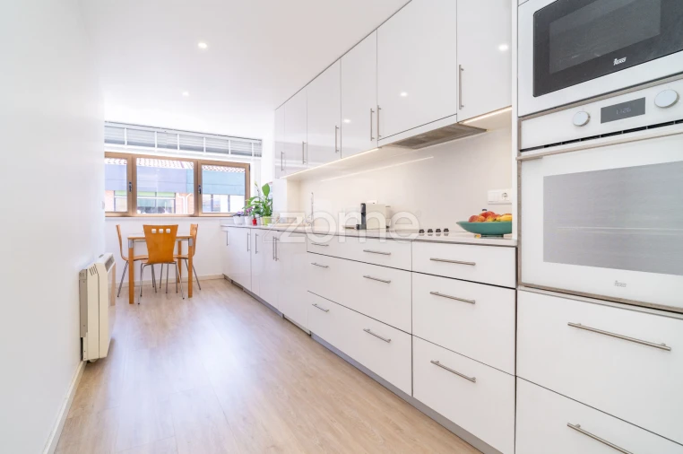 Apartamento T3 para Venda em Santo Antonio dos Olivais Foto 28