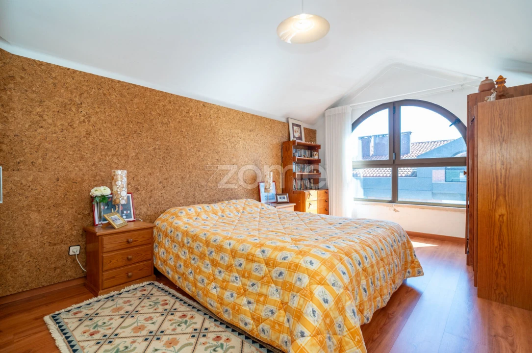Apartamento T3 para Venda em Santo Antonio dos Olivais Foto 32