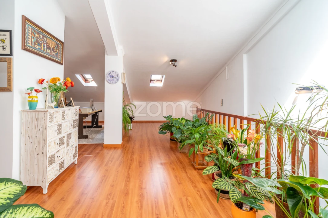 Apartamento T3 para Venda em Santo Antonio dos Olivais Foto 8