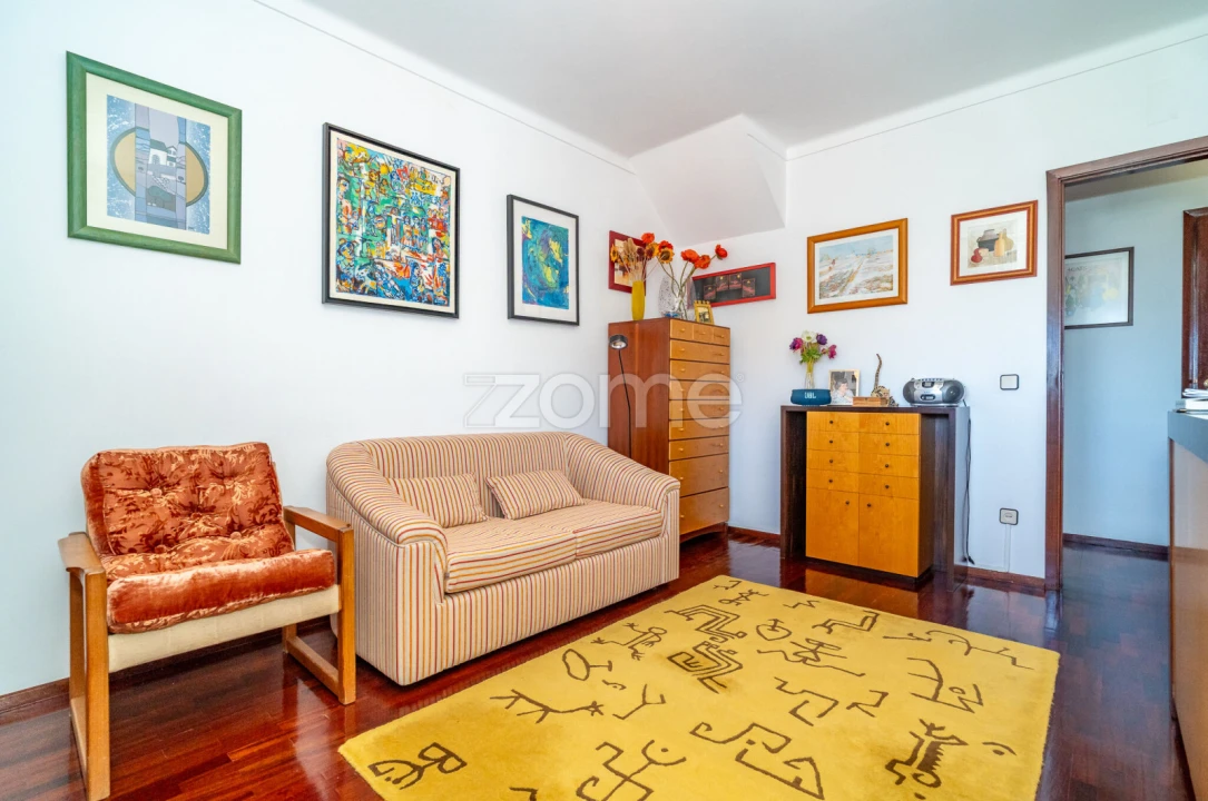 Apartamento T3 para Venda em Santo Antonio dos Olivais Foto 22