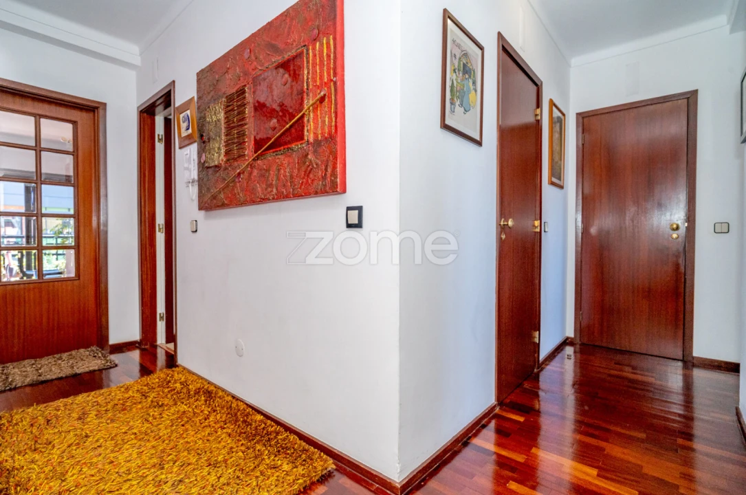 Apartamento T3 para Venda em Santo Antonio dos Olivais Foto 16