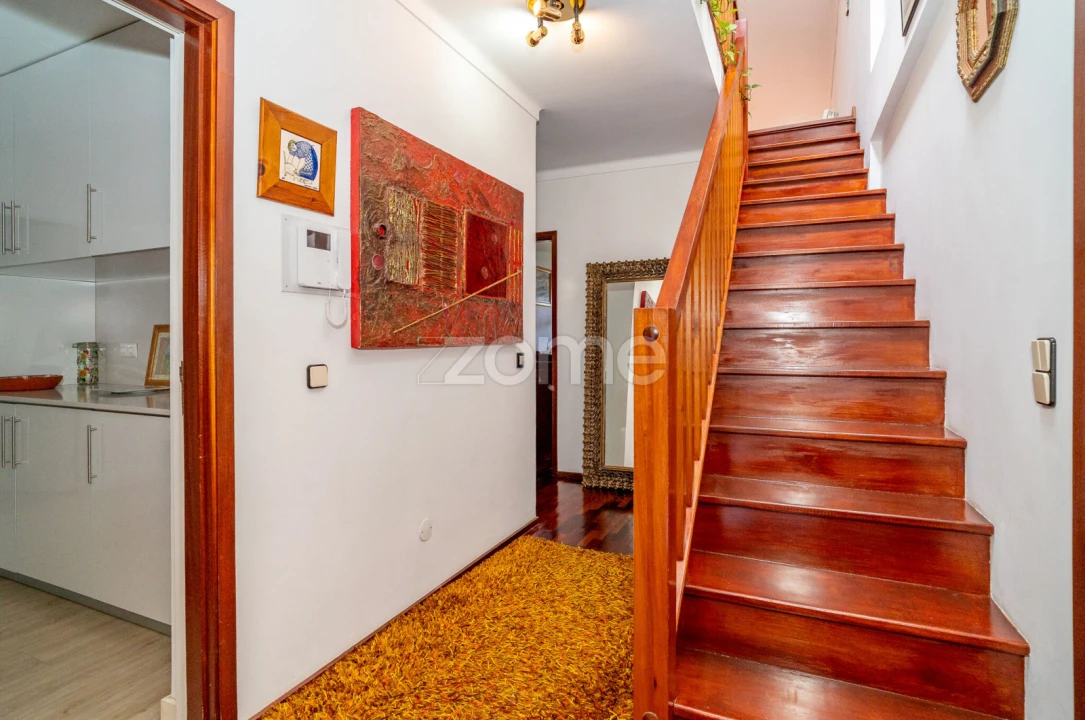 Apartamento T3 para Venda em Santo Antonio dos Olivais Foto 15
