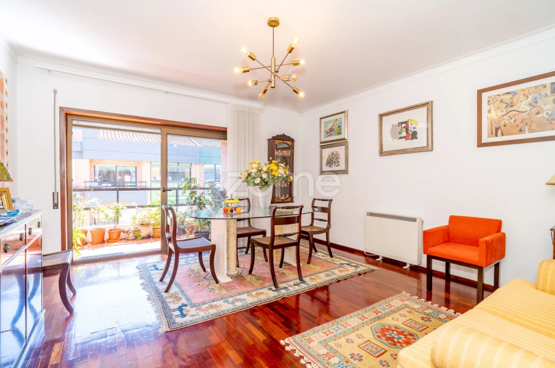 Apartamento T3 para Venda em Santo Antonio dos Olivais Foto 1