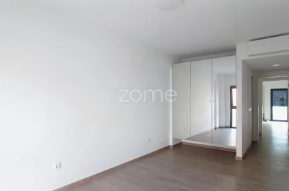 Apartamento T3 para Arrendamento em Loures