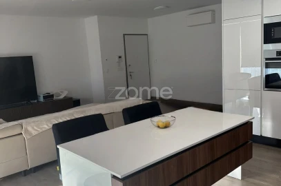Apartamento T3 para Arrendamento em Loures