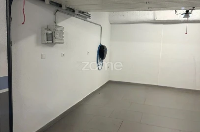 Apartamento T3 para Arrendamento em Loures