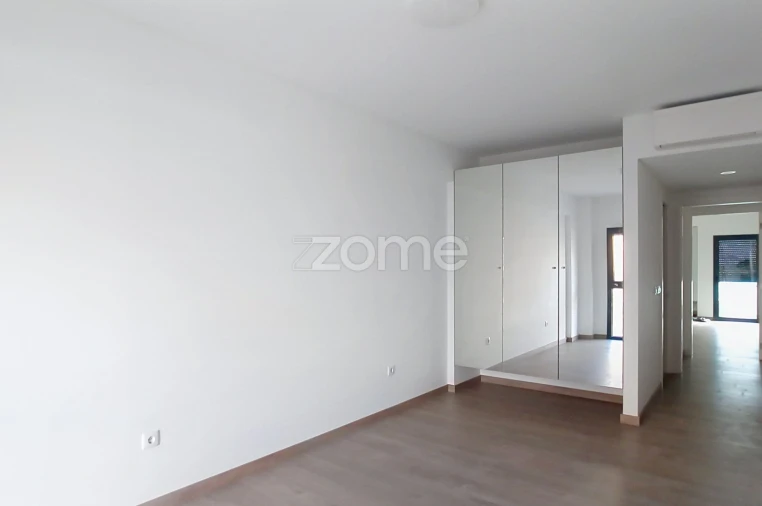 Apartamento T3 para Arrendamento em Loures Foto 15