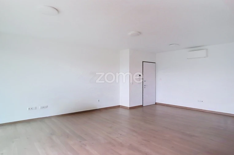 Apartamento T3 para Arrendamento em Loures Foto 6