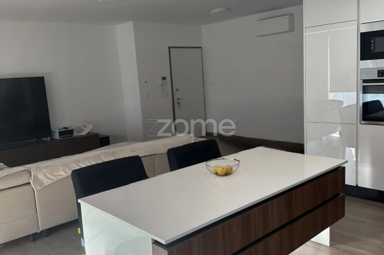 Apartamento T3 para Arrendamento em Loures Foto 7