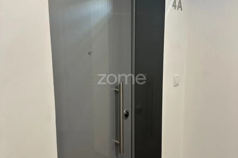 Apartamento T3 para Arrendamento em Loures Foto 4