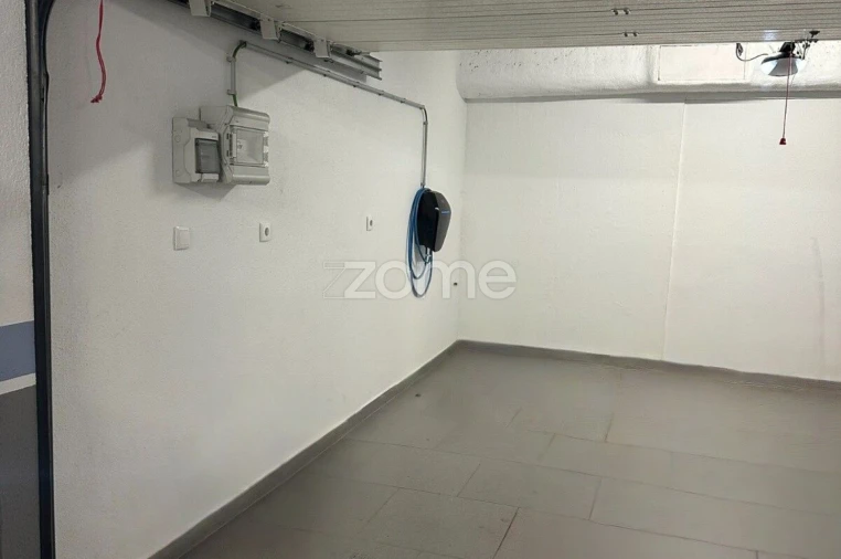 Apartamento T3 para Arrendamento em Loures Foto 25