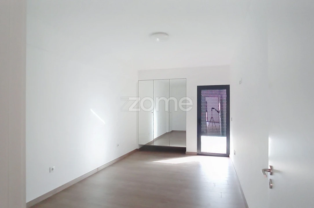 Apartamento T3 para Arrendamento em Loures Foto 16