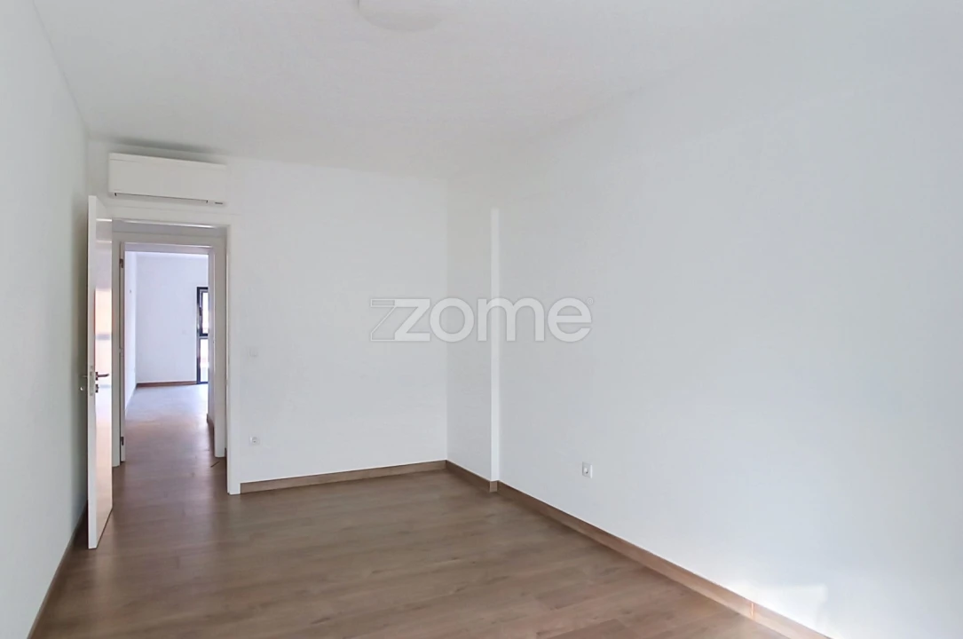 Apartamento T3 para Arrendamento em Loures Foto 17