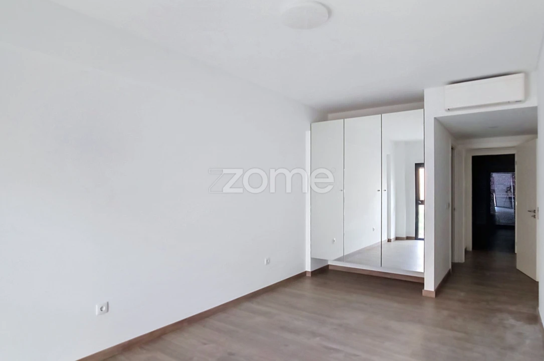 Apartamento T3 para Arrendamento em Loures Foto 19