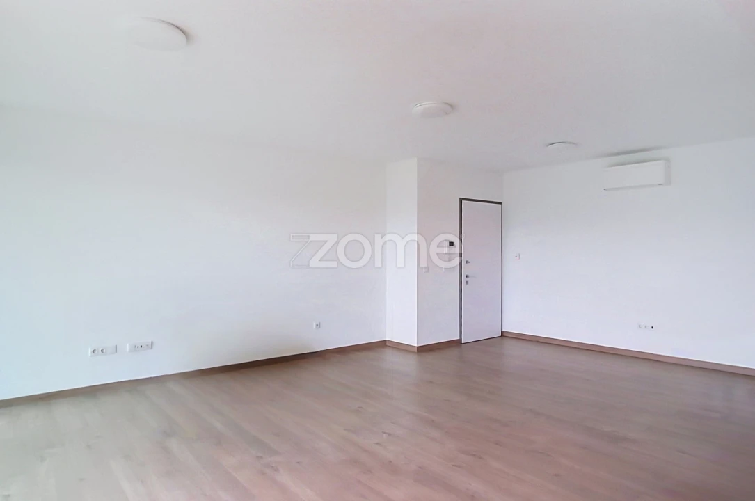 Apartamento T3 para Arrendamento em Loures Foto 6