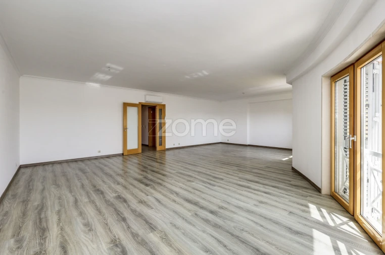Apartamento T5 para Venda em Cascais e Estoril Foto 16
