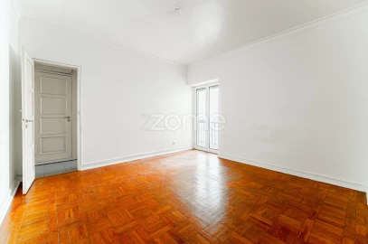 Apartamento T10 para Venda em Benfica