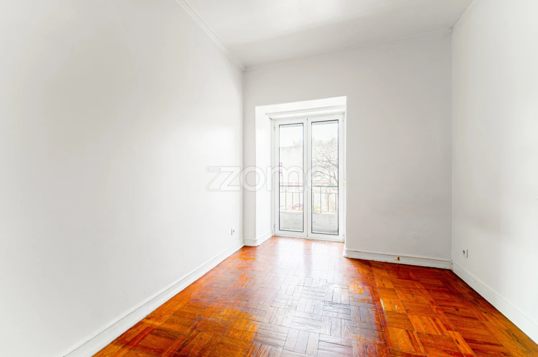 Apartamento T10 para Venda em Benfica Foto 12
