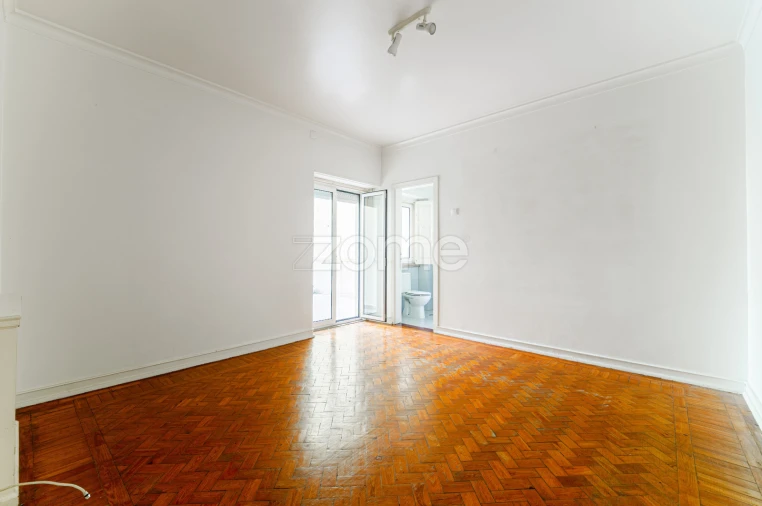 Apartamento T10 para Venda em Benfica Foto 27