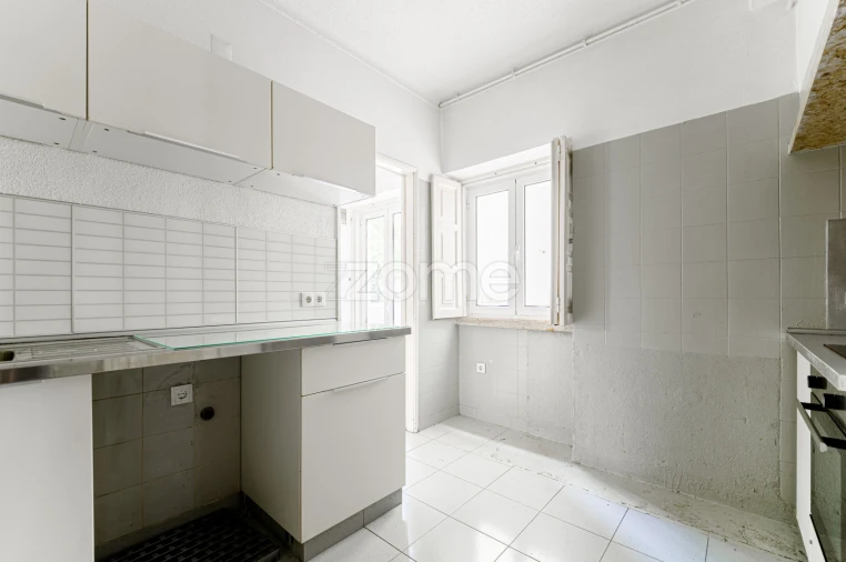 Apartamento T10 para Venda em Benfica Foto 31