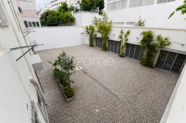 Apartamento T10 para Venda em Benfica Foto 42