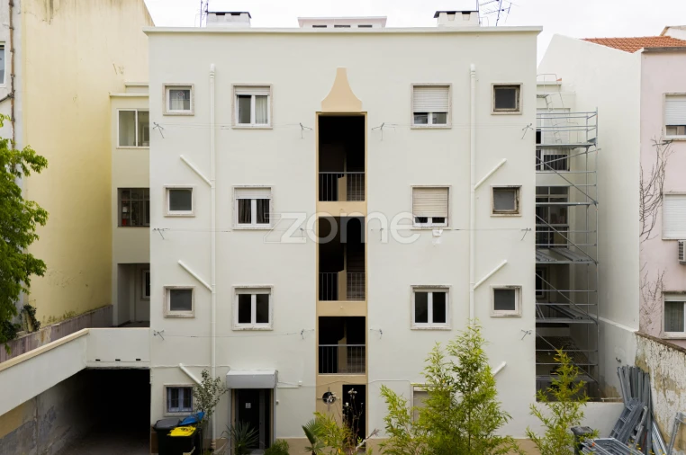Apartamento T10 para Venda em Benfica Foto 3